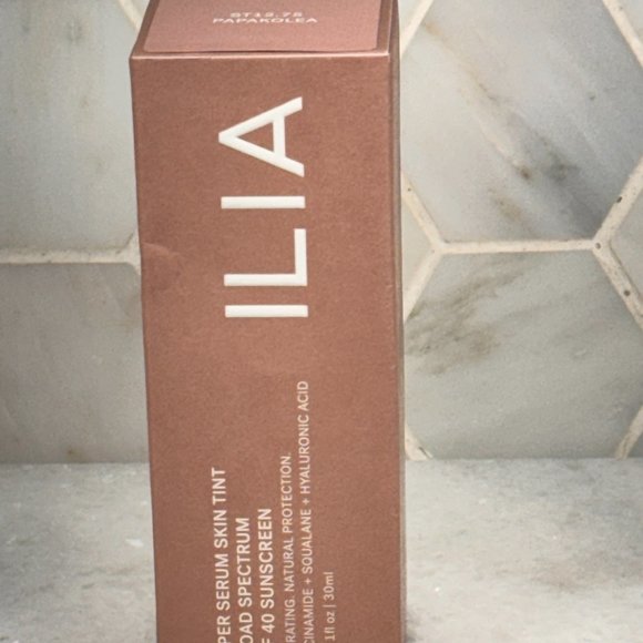 Super Serum Skin Tint SPF 40-Papakolea ST12.5 - Picture 2 of 7